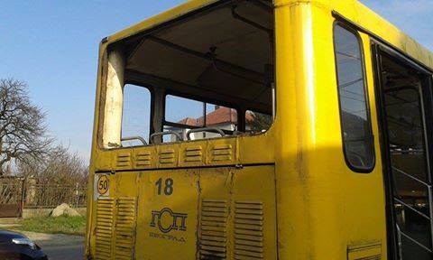 Отпало стакло са аутобуса ГСП-а